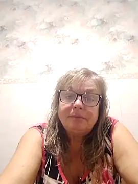 Snapshot of LinaLight88 chatting on 1, 2, 2026 LinaLight88 online show from 1, 2, 2026