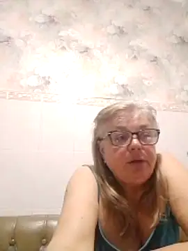 Snapshot of LinaLight88 chatting on 14, 5, 2026 LinaLight88 online show from 14, 5, 2026