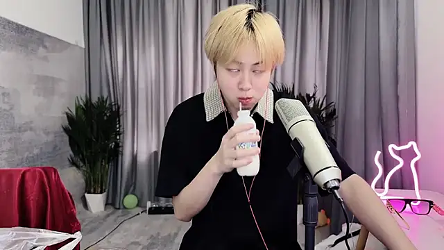 Snapshot of hafabva chatting on 14, 4, 2026 hafabva online show from 14, 4, 2026