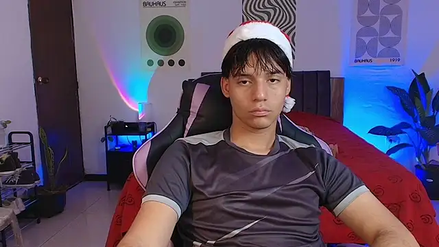 CrisotpherMoretti online show from 16, 12, 2025