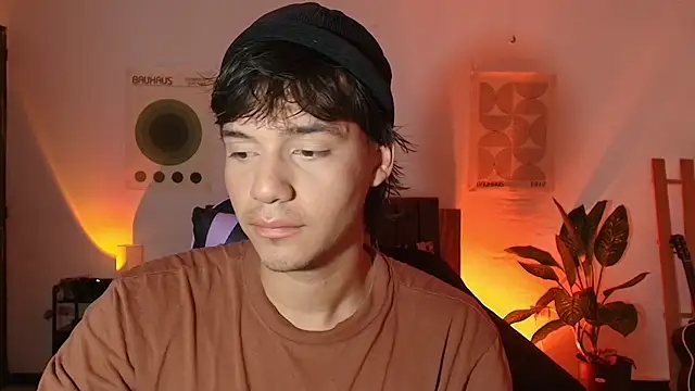 CrisotpherMoretti online show from 19, 12, 2025