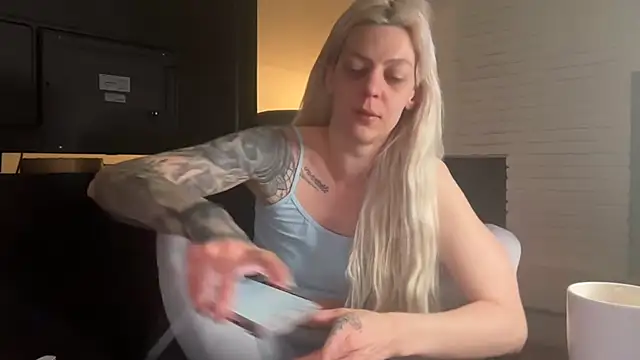 Snapshot of Melina_Diamond chatting on 8, 1, 2026 Melina Diamond online show from 8, 1, 2026