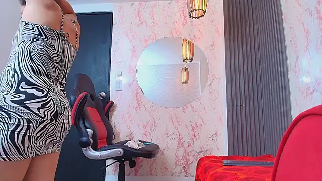 Snapshot of Helenna_Rose chatting on 2, 2, 2026 Helenna Rose online show from 2, 2, 2026