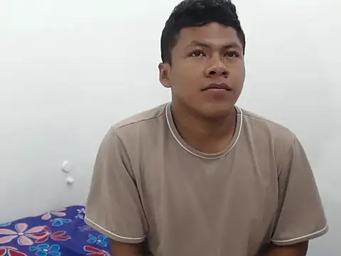 Snapshot of toomixxx chatting on 16, 12, 2025 toomixxx online show from 16, 12, 2025