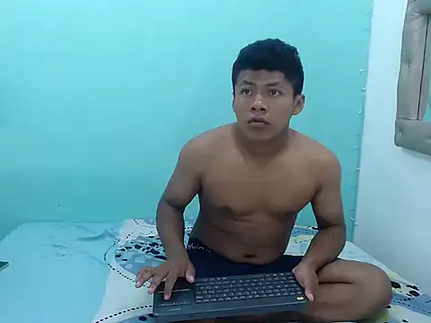 Snapshot of toomixxx chatting on 23, 12, 2025 toomixxx online show from 23, 12, 2025