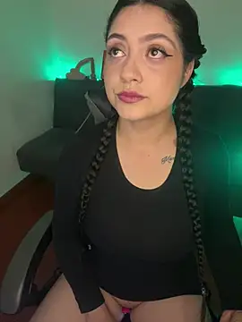 Snapshot of Amyy_1 chatting on 4, 7, 2026 Amyy 1 online show from 4, 7, 2026