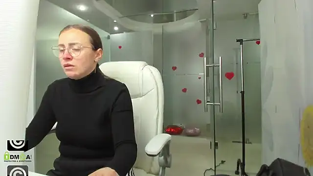 Snapshot of missdominna chatting on 22, 4, 2026 missdominna online show from 22, 4, 2026