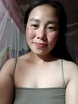 Snapshot of Chloe-ee chatting on 17, 12, 2025 Chloe-ee online show from 17, 12, 2025