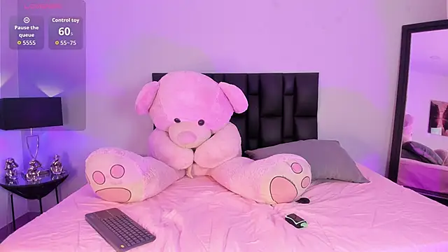 Snapshot of Kloebaby_ chatting on 5, 2, 2026 Kloebaby online show from 5, 2, 2026