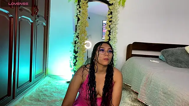 angelinemore online show from 10, 4, 2026