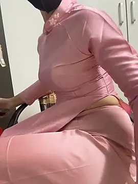 Snapshot of bi_biii chatting on 16, 4, 2026 bi biii online show from 16, 4, 2026