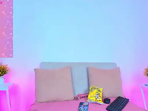 maddie swift  online show from 20, 4, 2026