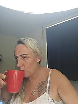 Snapshot of theblondecocklover chatting on 26, 4, 2026 theblondecocklover online show from 26, 4, 2026