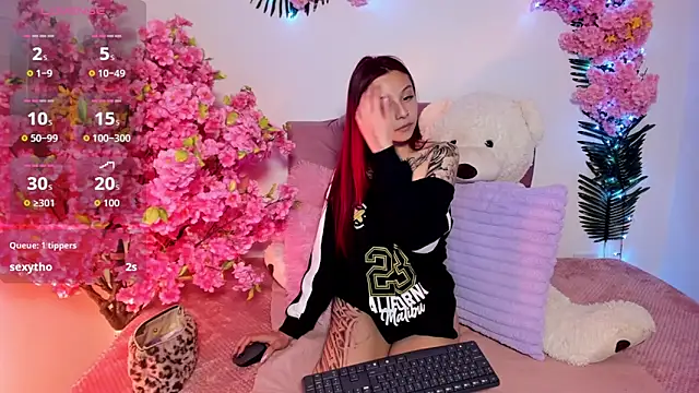 Nickie reed  online show from 23, 2, 2026