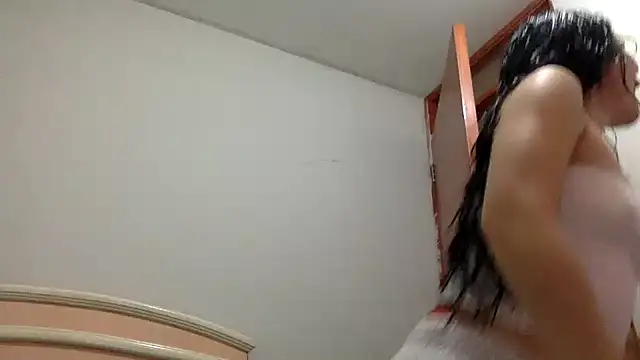 Snapshot of LatinDoll8 chatting on 24, 7, 2026 LatinDoll8 online show from 24, 7, 2026