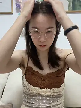 Snapshot of you-005 chatting on 20, 3, 2026 you-005 online show from 20, 3, 2026