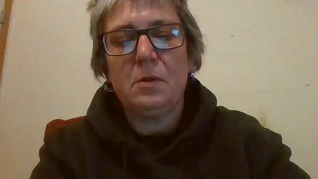 Snapshot of becky1111 chatting on 23, 4, 2026 becky1111 online show from 23, 4, 2026