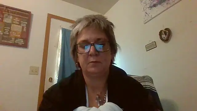 Snapshot of becky1111 chatting on 7, 5, 2026 becky1111 online show from 7, 5, 2026