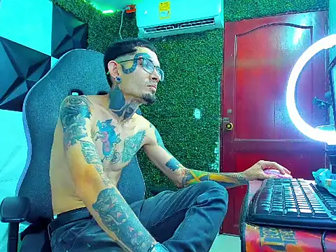 Snapshot of Boy_tatto77 chatting on 30, 5, 2026 Boy tatto77 online show from 30, 5, 2026