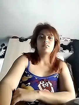 mia hottie2210 online show from 23, 12, 2025