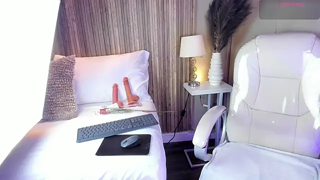 Snapshot of FiorelaSton chatting on 15, 2, 2026 FiorelaSton online show from 15, 2, 2026