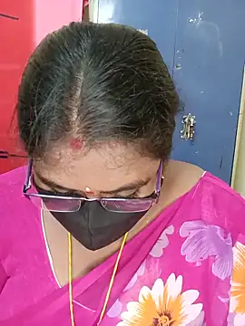Snapshot of sirisha__9 chatting on 15, 5, 2026 sirisha 9 online show from 15, 5, 2026