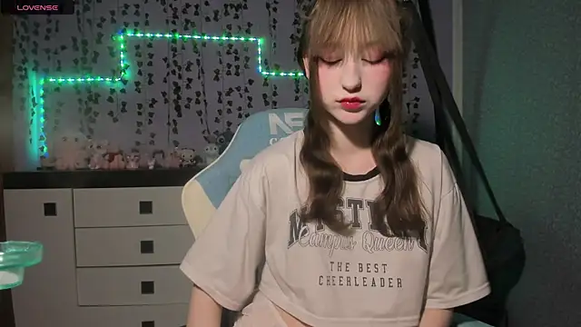 Snapshot of Yoonhee_ki chatting on 4, 7, 2026 Yoonhee ki online show from 4, 7, 2026