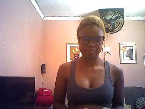 Snapshot of QUEENSasha27 chatting on 8, 1, 2026 QUEENSasha27 online show from 8, 1, 2026