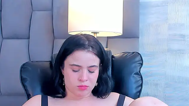 ChannelWhitee  online show from 14, 1, 2026