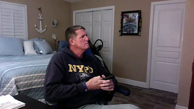 Snapshot of lvnlarge chatting on 1, 2, 2026 lvnlarge online show from 1, 2, 2026