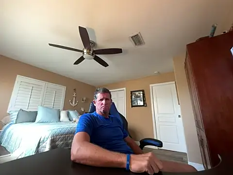 Snapshot of lvnlarge chatting on 25, 2, 2026 lvnlarge online show from 25, 2, 2026