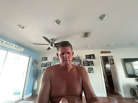 Snapshot of lvnlarge chatting on 4, 4, 2026 lvnlarge online show from 4, 4, 2026