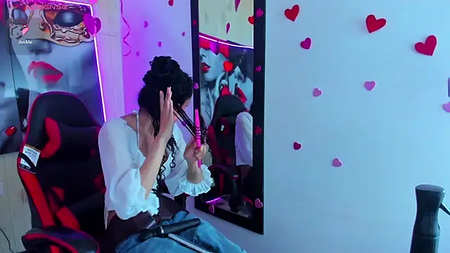 dolly boob online show from 14, 3, 2026