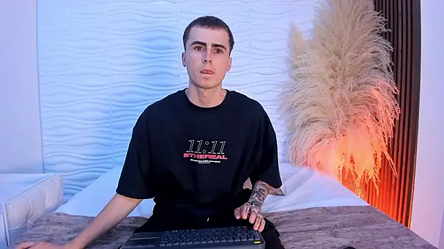 Snapshot of SpaceBoy1 chatting on 15, 2, 2026 SpaceBoy1 online show from 15, 2, 2026