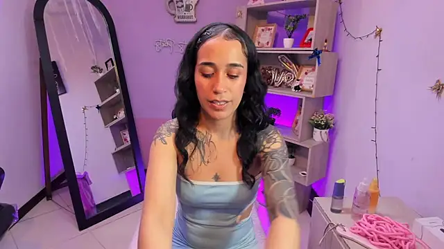 Snapshot of StaceyLeee chatting on 13, 2, 2026 StaceyLeee online show from 13, 2, 2026