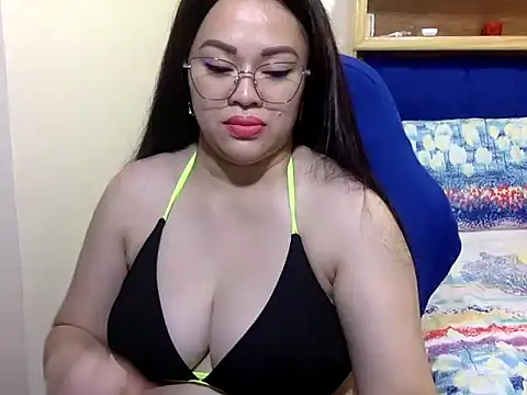 Snapshot of celine_margo chatting on 15, 5, 2026 celine margo online show from 15, 5, 2026