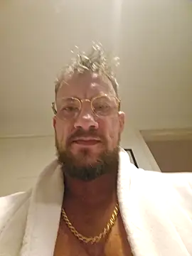 Snapshot of BigDhornyboi2026 chatting on 23, 12, 2025 BigDhornyboi2026 online show from 23, 12, 2025