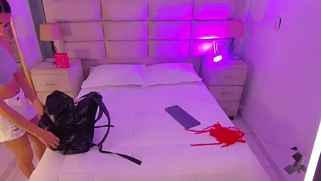 ManuelaEvans  online show from 21, 2, 2026