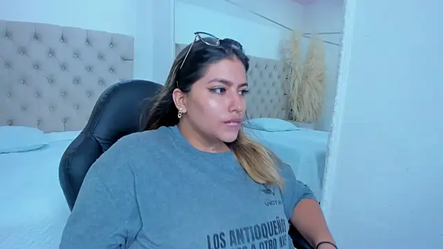 AmbarBrownn  online show from 10, 1, 2026