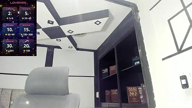 AmbarBrownn  online show from 9, 3, 2026