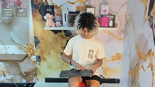 Victor LatinBoy online show from 28, 2, 2026