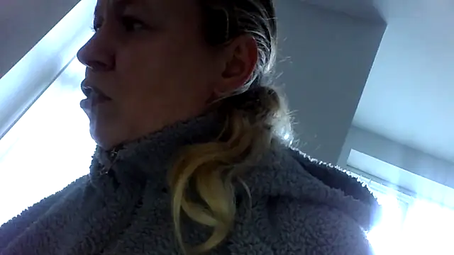 Snapshot of jennyblondeuk chatting on 17, 3, 2026 jennyblondeuk online show from 17, 3, 2026