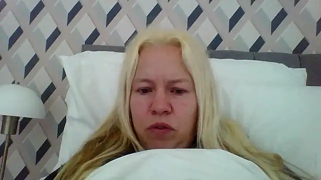 Snapshot of jennyblondeuk chatting on 1, 4, 2026 jennyblondeuk online show from 1, 4, 2026