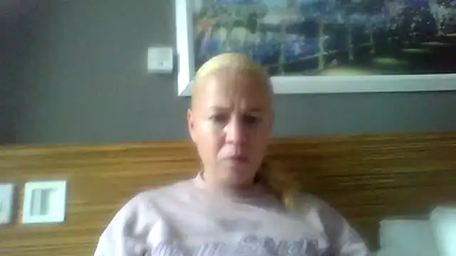 Snapshot of jennyblondeuk chatting on 4, 4, 2026 jennyblondeuk online show from 4, 4, 2026