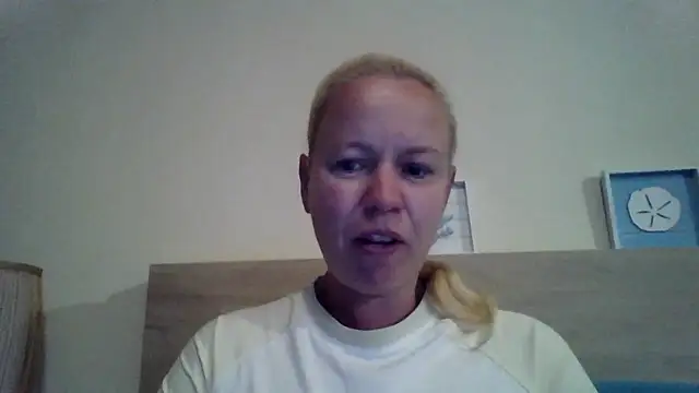 Snapshot of jennyblondeuk chatting on 18, 4, 2026 jennyblondeuk online show from 18, 4, 2026