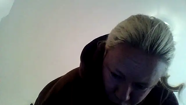 Snapshot of jennyblondeuk chatting on 9, 5, 2026 jennyblondeuk online show from 9, 5, 2026