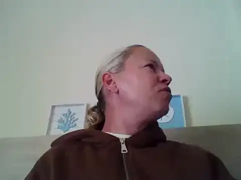 Snapshot of jennyblondeuk chatting on 17, 5, 2026 jennyblondeuk online show from 17, 5, 2026