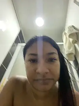 Snapshot of arianax20 chatting on 21, 12, 2025 arianax20 online show from 21, 12, 2025