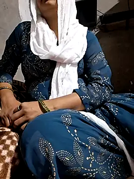 Snapshot of Radhacpl9528 chatting on 14, 2, 2026 Radhacpl9528 online show from 14, 2, 2026