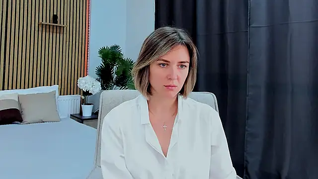 EmeraldGlow online show from 10, 4, 2026